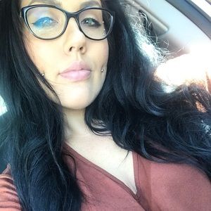 Meet your Posher, Cara